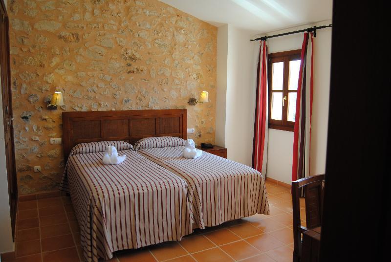 Country house Rural Es Riquers *